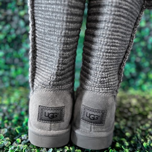UGG Women’s Classic Cardy Boot 1016555 Charcoal Grey Wool Knit Size 8 - Picture 3 of 6